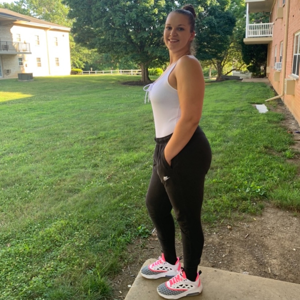 Meet your Posher, Abbie